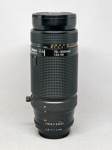 Nikon nikkor 300 - 75-300, mm